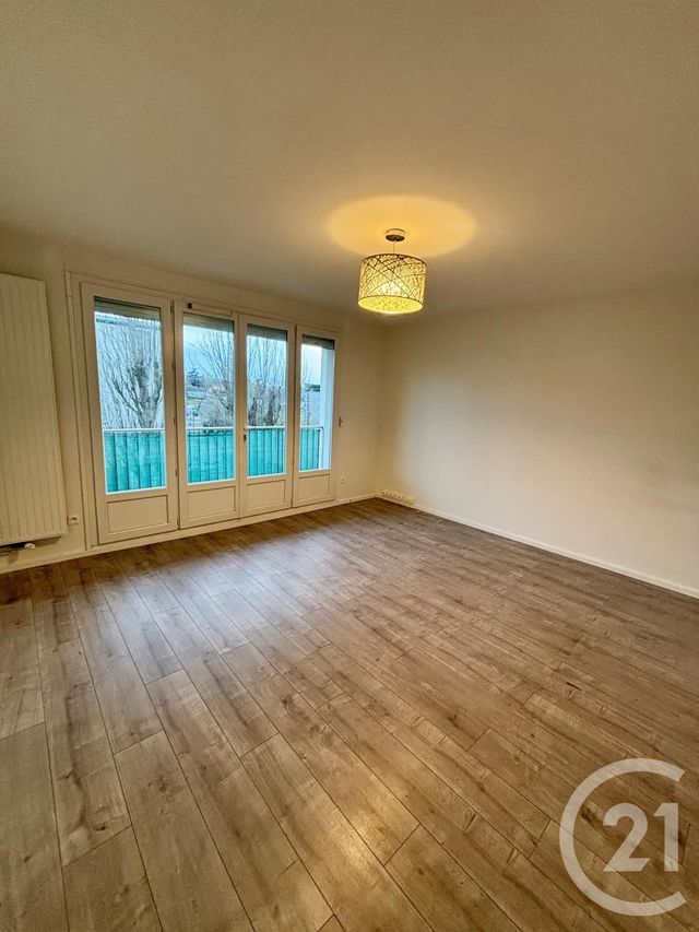 Appartement F2 à louer - 2 pièces - 46.8 m2 - ST JEAN DE LA RUELLE - 45 - CENTRE - Century 21 Premium